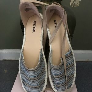 Flats shoes